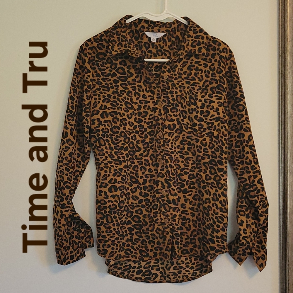 Time and Tru Cheetah Print Button Down Animal Print Tab Sleeves Blouse. Sz: S